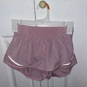 Lululemon Hotty Hot Low-Rise Lined Short 2.5 in